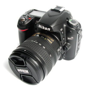 NIKON D80 + 18-270MM F3.5-6.3